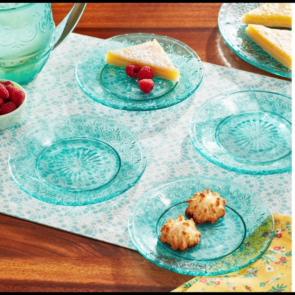 The Pioneer Woman Cassie Embossed Appetizer Plates. NEW!